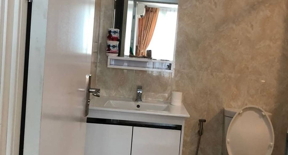 For sale 1 bed condo in Phra Khanong, Bangkok