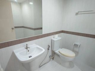 À louer 2 chambres condo à Din Daeng, Bangkok