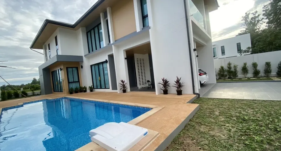 Villa en venta de 4 habitaciones en Doi Saket, Chiang Mai