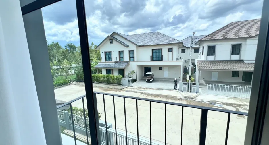 For rent 5 bedrooms house in San Pa Tong, Chiang Mai