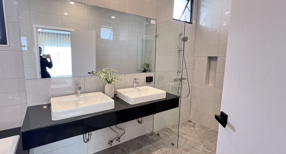 For rent 5 bedrooms house in San Pa Tong, Chiang Mai