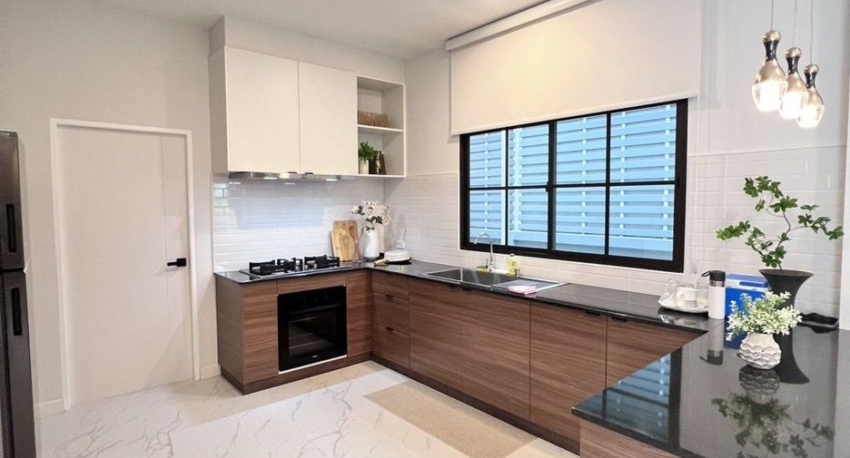 For rent 5 bedrooms house in San Pa Tong, Chiang Mai