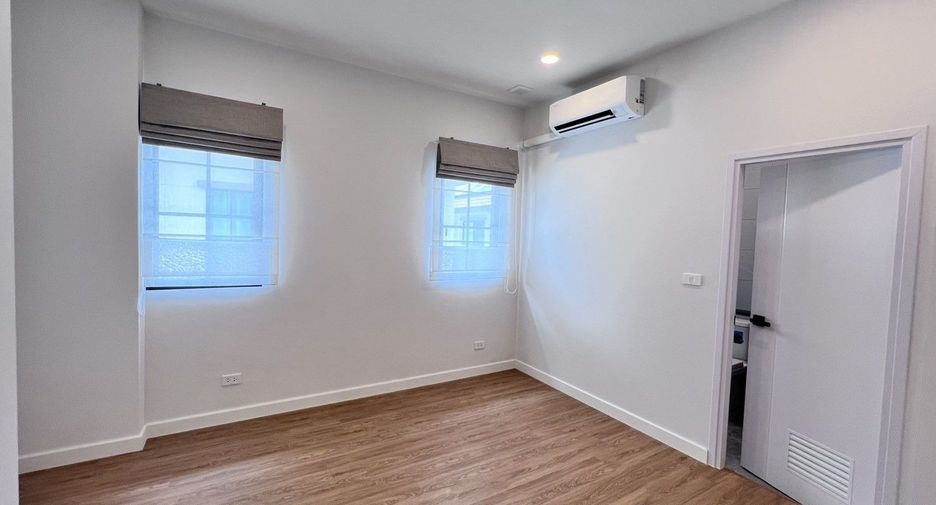 For rent 5 bedrooms house in San Pa Tong, Chiang Mai