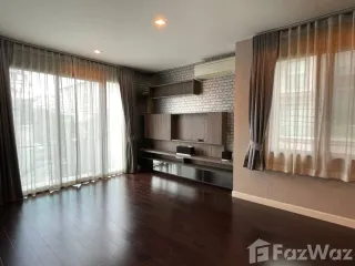 For sale 3 bedrooms house in Wang Thonglang, Bangkok