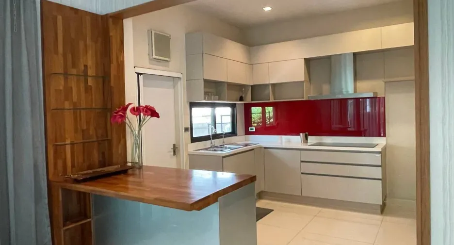 For sale 3 bedrooms house in Wang Thonglang, Bangkok