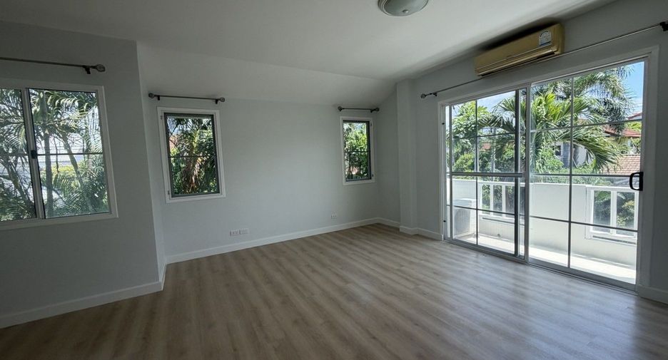 For rent 3 bedrooms house in San Sai, Chiang Mai