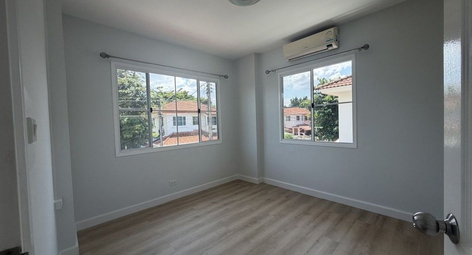 For rent 3 bedrooms house in San Sai, Chiang Mai