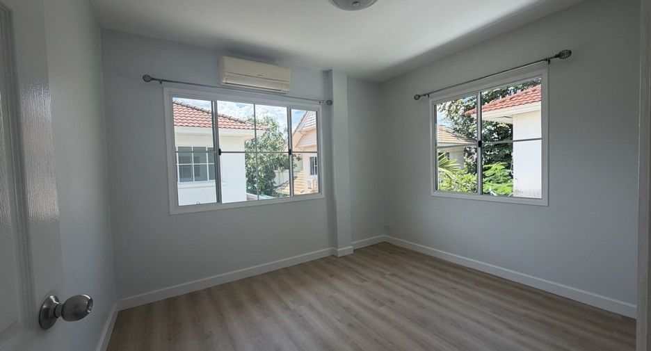 For rent 3 bedrooms house in San Sai, Chiang Mai