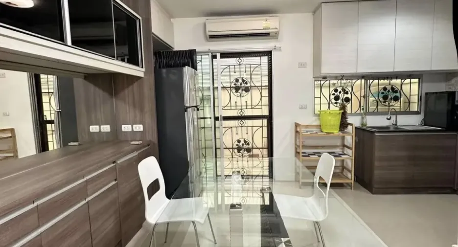 For sale and for rent 3 bedrooms townhouse in Bueng Kum, Bangkok