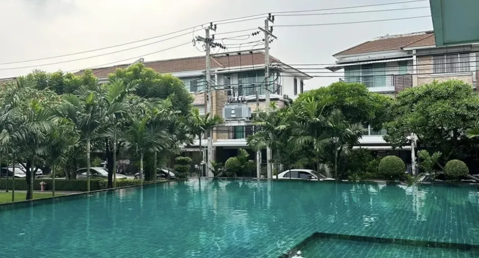 For sale and for rent 3 bedrooms townhouse in Bueng Kum, Bangkok