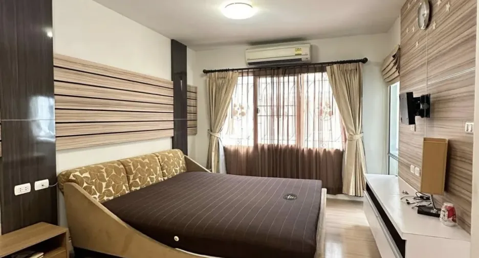 For sale and for rent 3 bedrooms townhouse in Bueng Kum, Bangkok