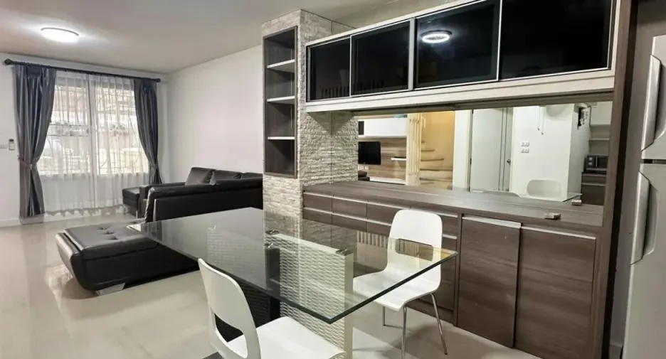 For sale and for rent 3 bedrooms townhouse in Bueng Kum, Bangkok