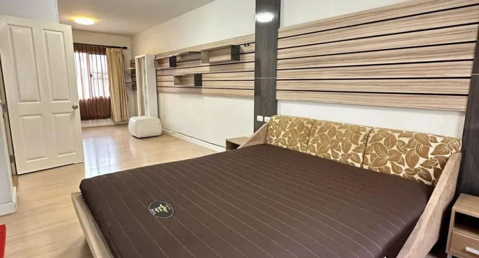 For sale and for rent 3 bedrooms townhouse in Bueng Kum, Bangkok