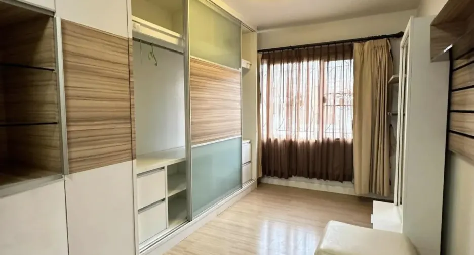 For sale and for rent 3 bedrooms townhouse in Bueng Kum, Bangkok