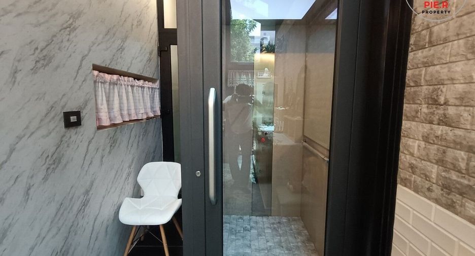 For sale 4 ベッドルーム house in Bang Kapi, Bangkok