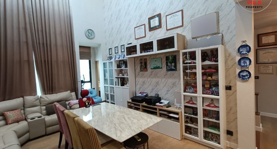 For sale 4 ベッドルーム house in Bang Kapi, Bangkok