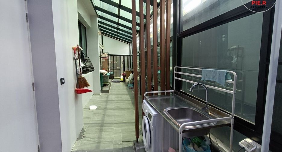 For sale 4 ベッドルーム house in Bang Kapi, Bangkok
