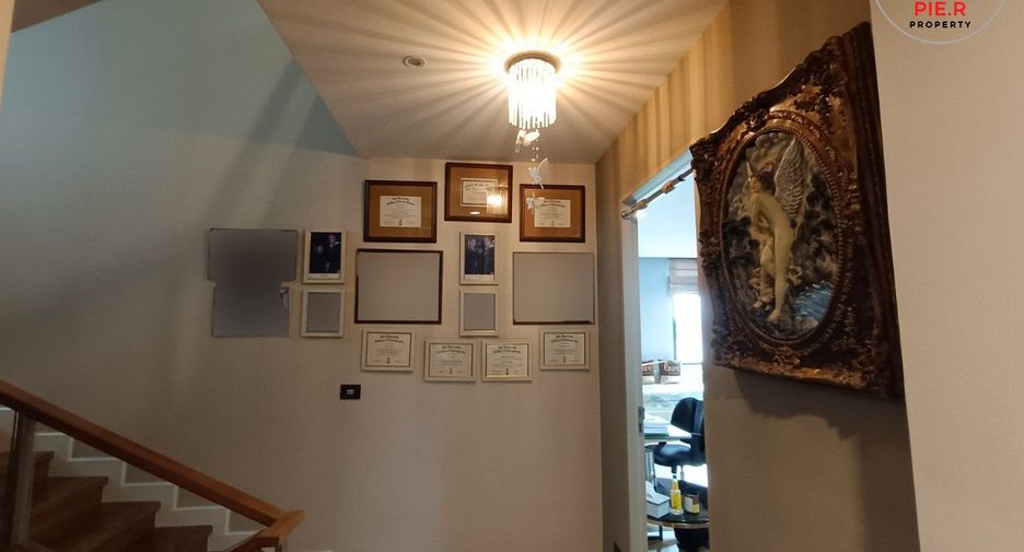 For sale 4 ベッドルーム house in Bang Kapi, Bangkok