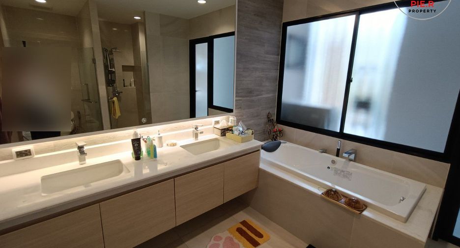 For sale 4 ベッドルーム house in Bang Kapi, Bangkok