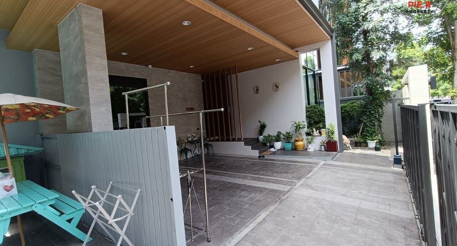 For sale 4 ベッドルーム house in Bang Kapi, Bangkok