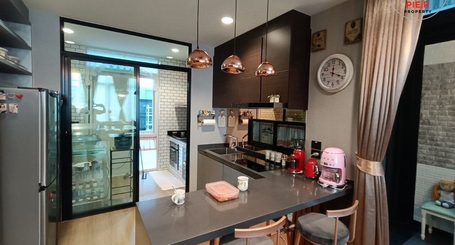 For sale 4 ベッドルーム house in Bang Kapi, Bangkok