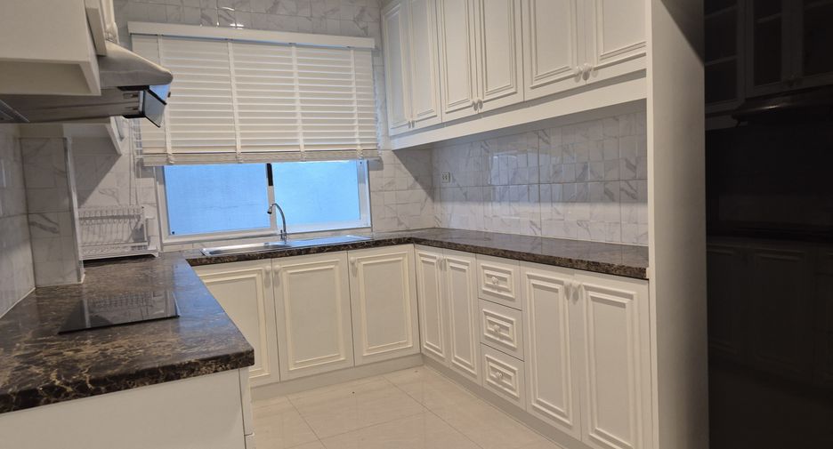 For rent 3 bedrooms house in Bang Lamung, Chonburi