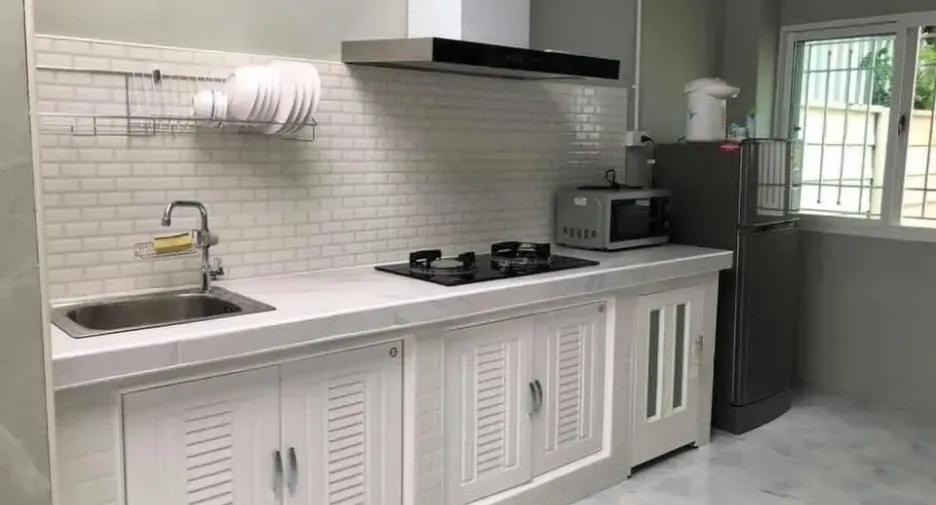 For rent 4 bedrooms townhouse in Mueang Chiang Mai, Chiang Mai