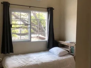 For rent 4 bedrooms townhouse in Mueang Chiang Mai, Chiang Mai