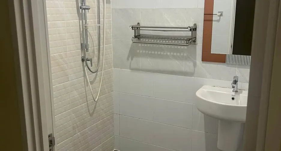 For rent 4 bedrooms townhouse in Mueang Chiang Mai, Chiang Mai