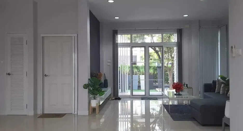 Haus zur Miete mit 4 Zimmer in Lam Luk Ka, Pathum Thani