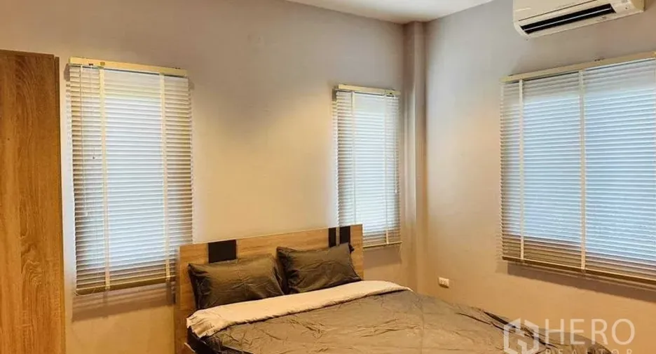 Haus zur Miete mit 4 Zimmer in Lam Luk Ka, Pathum Thani