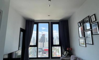Condo en alquiler y en venta de 1 habitaciones en Watthana, Bangkok
