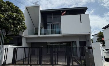 For sale 3 ベッドルーム townhouse in Bang Phli, Samut Prakan
