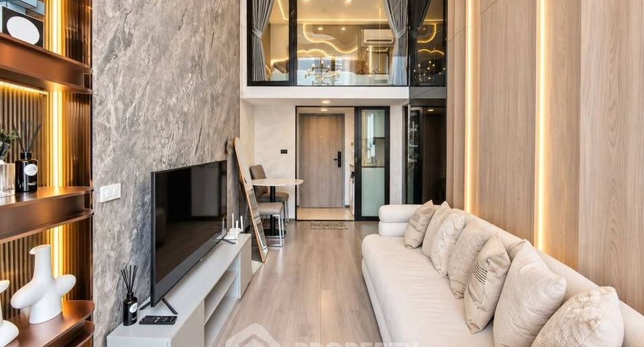 For rent 2 bedrooms condo in Huai Khwang, Bangkok