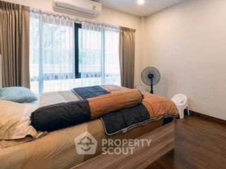 Haus zum Kauf mit 4 Zimmer in Taling Chan, Bangkok
