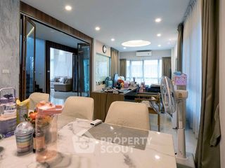Haus zum Kauf mit 4 Zimmer in Taling Chan, Bangkok
