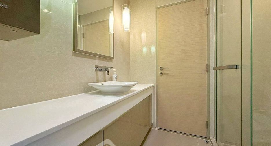 À louer 3 chambres condo à Khlong Toei, Bangkok