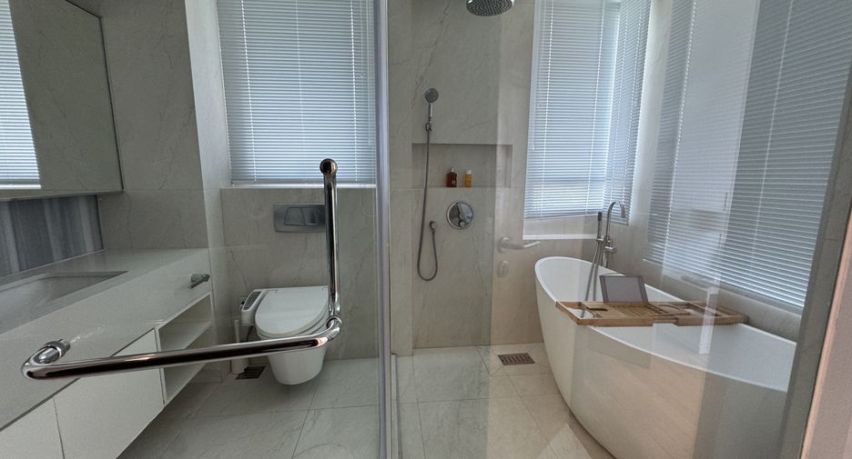 For rent 1 bed condo in Khlong Toei, Bangkok