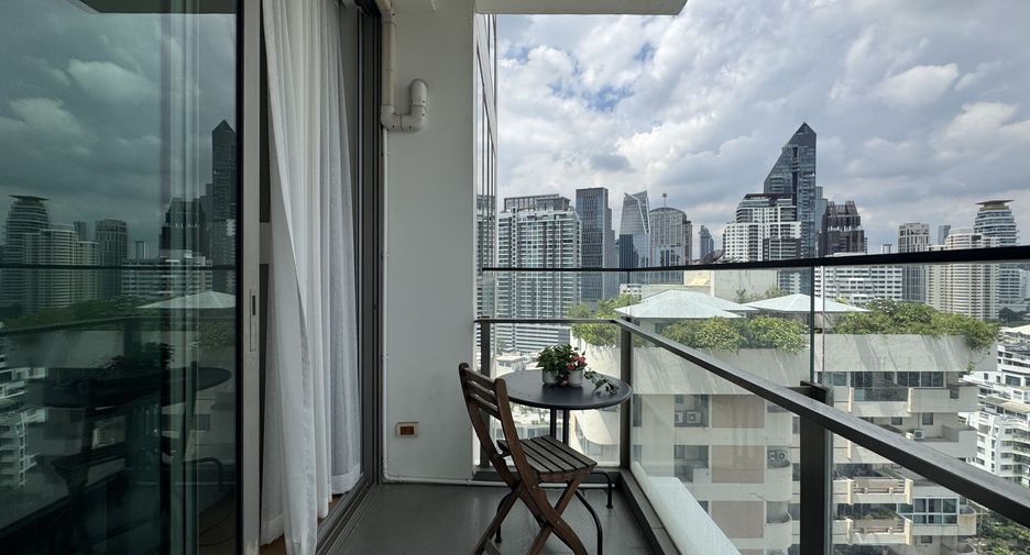 For rent 1 bed condo in Khlong Toei, Bangkok