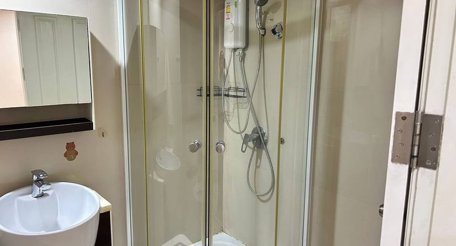 Condo en alquiler de 2 habitaciones en Bang Kapi, Bangkok
