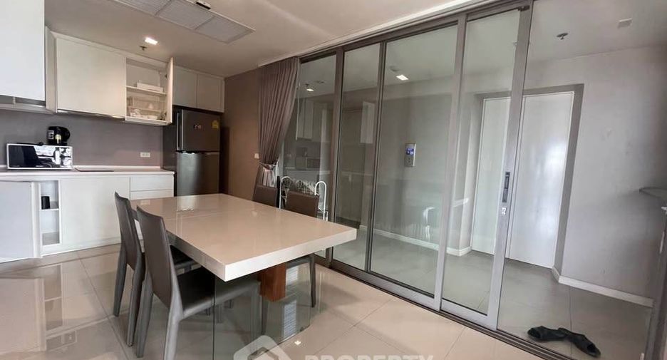 À vendre 2 chambres condo à Yan Nawa, Bangkok