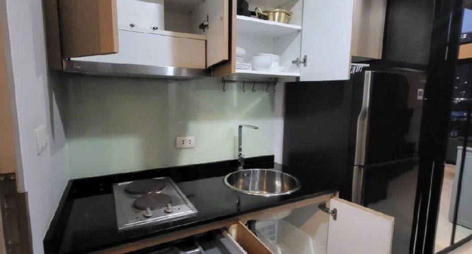 For sale 1 bed condo in Huai Khwang, Bangkok