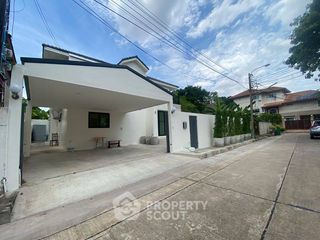For sale 3 bedrooms house in Suan Luang, Bangkok