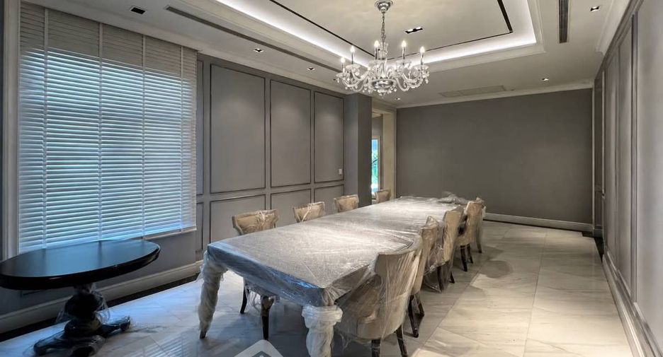 Haus zum Kauf mit 4 Zimmer in Lat Phrao, Bangkok