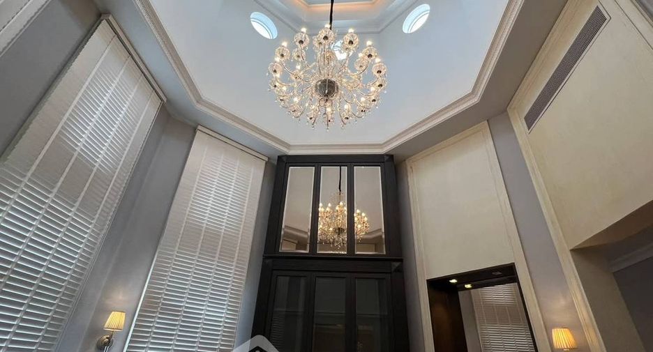 Haus zum Kauf mit 4 Zimmer in Lat Phrao, Bangkok
