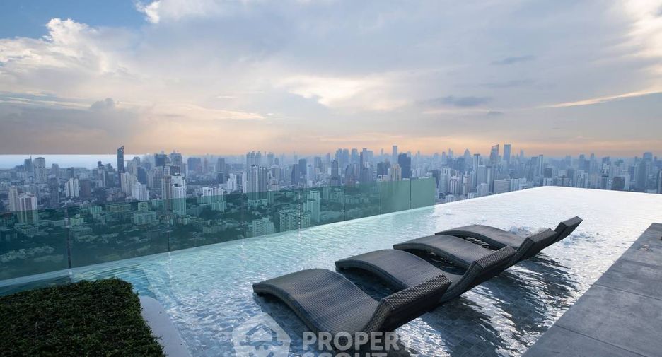 For sale 2 bedrooms condo in Watthana, Bangkok