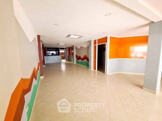 Casa adosada en venta de 1 habitaciones en Bang Lamung, Chonburi