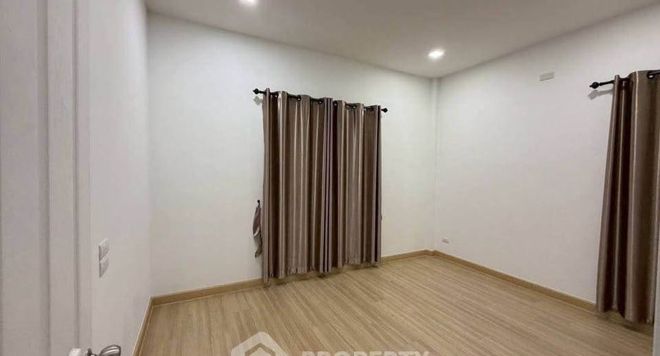 For sale 4 bedrooms house in Mueang Chon Buri, Chonburi