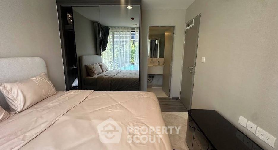 For sale 3 bedrooms condo in Khlong Toei, Bangkok