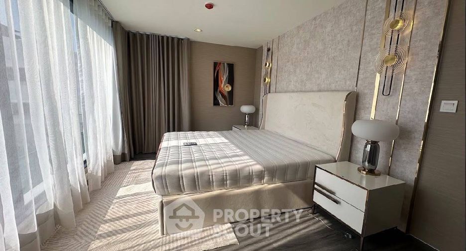 For sale 3 bedrooms condo in Khlong Toei, Bangkok